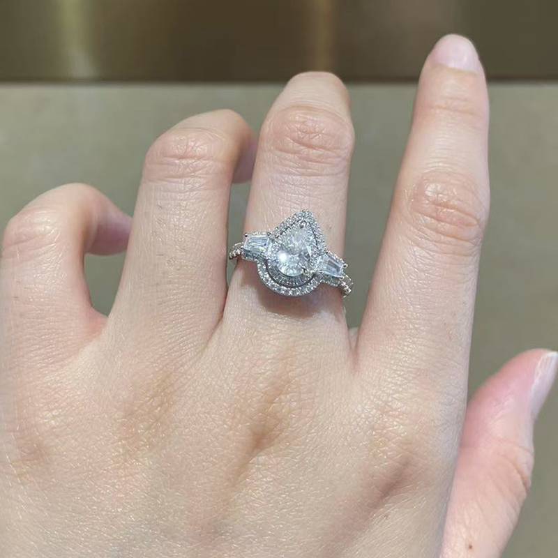 三石款梨形Women's RingS925银镀白金定制选款主石Moissanite1.0ct/副石高碳钻